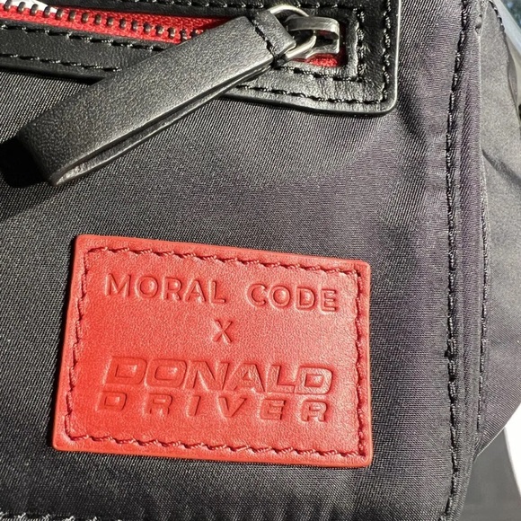 New With Tags Moral Code x Donald Driver Confidence Belt Bag/Fanny Pack - Picture 6 of 6